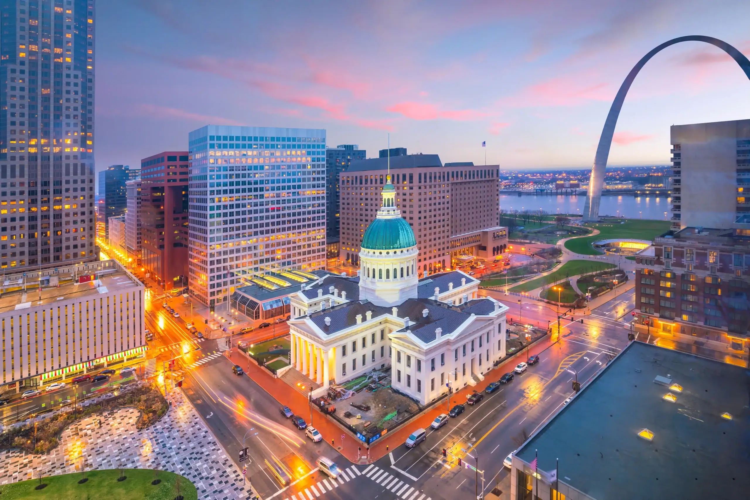 St. Louis, Missouri skyline showcasing a dynamic business and technology market where Peterson Technology Partners delivers IT staffing, recruiting, and workforce solutions